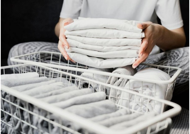 Consejos a la hora de lavar y tratar ropa sanitaria, de cocina y seguridad de forma segura